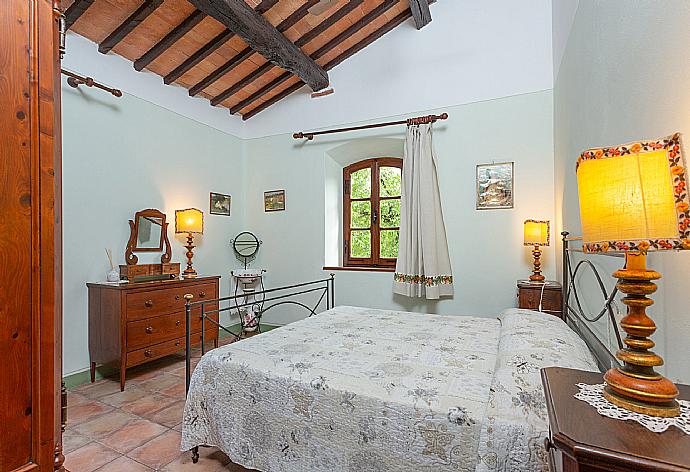 Double bedroom  . - Villa Bramasole . (Fotogalerie) }}