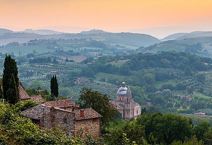 Montepulciano . - Villa Bramasole . (Галерея фотографий) }}