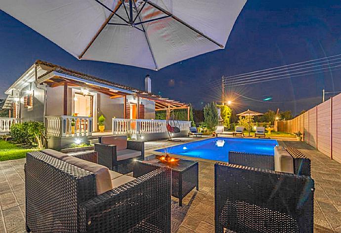 Beautiful villa with private pool and terrace . - Villa Mansion . (Galería de imágenes) }}