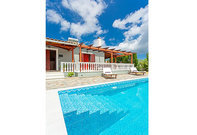 Beautiful villa with private pool and terrace . - Villa Mansion . (Galleria fotografica) }}