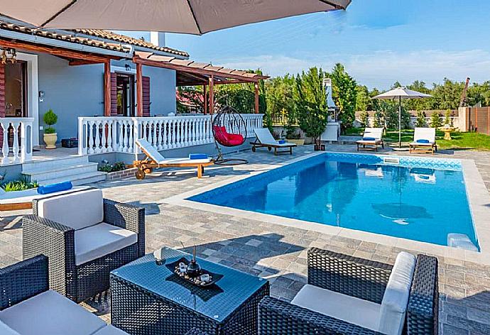 ,Beautiful villa with private pool and terrace . - Villa Rose . (Галерея фотографий) }}