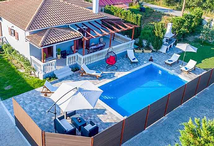 Beautiful villa with private pool and terrace . - Villa Rose . (Галерея фотографий) }}