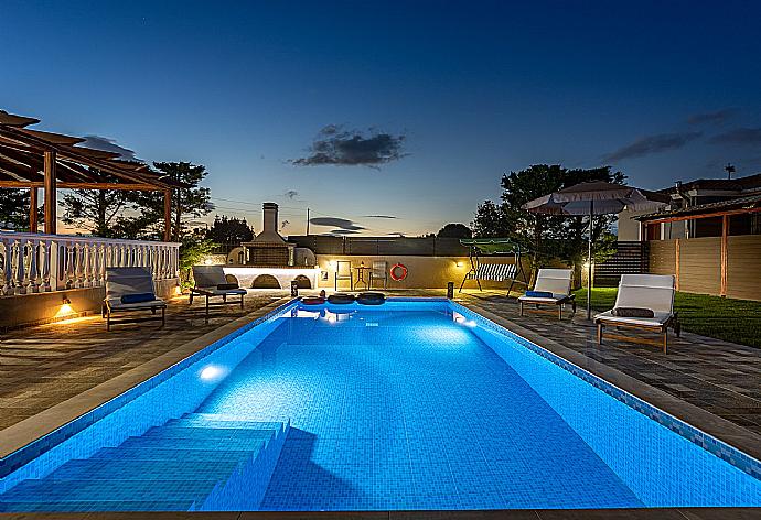 Private pool and terrace . - Villa Bora . (Galleria fotografica) }}