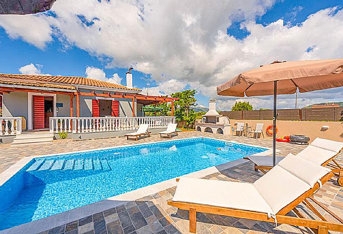 ,Beautiful villa with private pool and terrace . - Villa Bora . (Галерея фотографий) }}