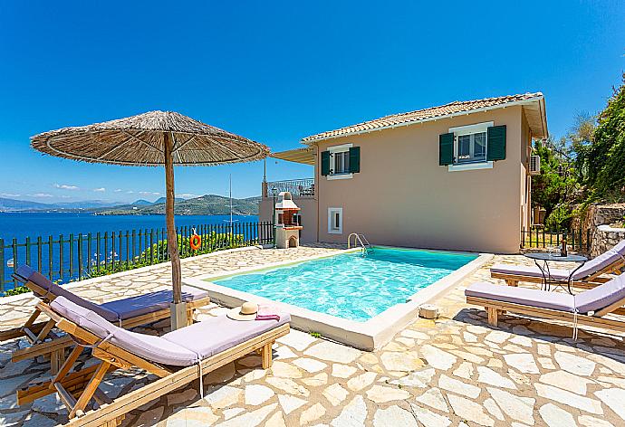 Beautiful villa with private pool and terrace with panoramic sea views . - Villa Votsalo . (Galleria fotografica) }}