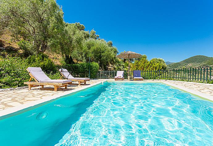 Private pool and terrace with panoramic sea views . - Villa Votsalo . (Galería de imágenes) }}