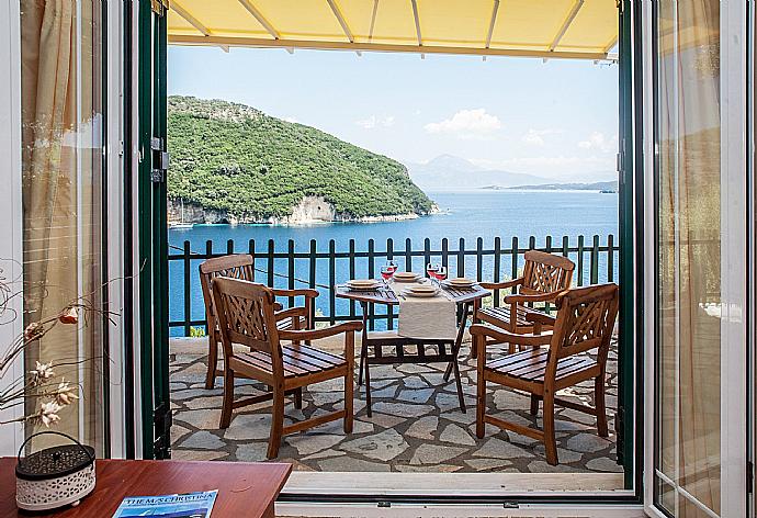 Terrace with sea views . - Villa Flisvos . (Galería de imágenes) }}