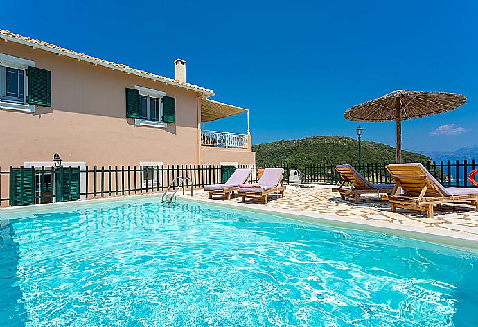 Beautiful villa with private pool and terrace with panoramic sea views . - Villa Akrogiali . (Photo Gallery) }}