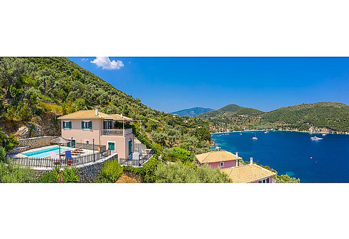 Beautiful villa with private pool and terrace with panoramic sea views . - Villa Akrogiali . (Galería de imágenes) }}