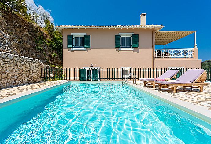 Beautiful villa with private pool and terrace with panoramic sea views . - Villa Akrogiali . (Photo Gallery) }}