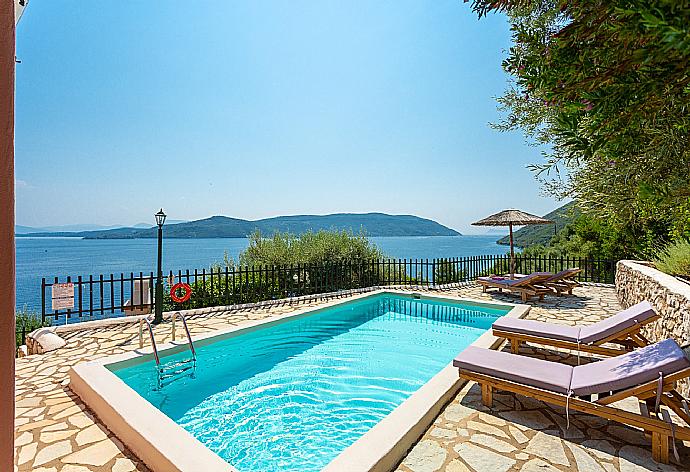 Private pool and terrace with panoramic sea views . - Villa Thalassa . (Galería de imágenes) }}