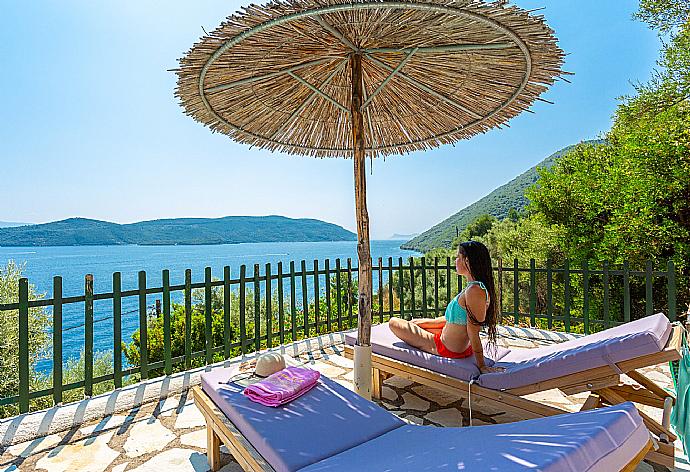 Private terrace with panoramic sea views . - Villa Thalassa . (Galería de imágenes) }}