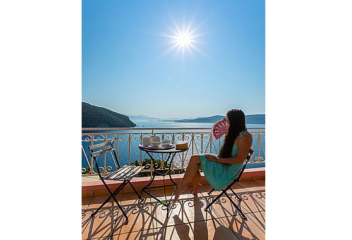 Balcony with panoramic sea views . - Villa Thalassa . (Galería de imágenes) }}