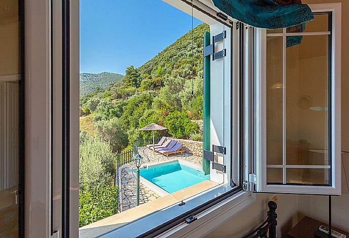 View from bedroom window . - Villa Thalassa . (Galerie de photos) }}