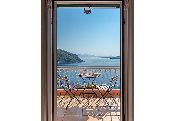 Balcony with panoramic sea views . - Villa Thalassa . (Galerie de photos) }}