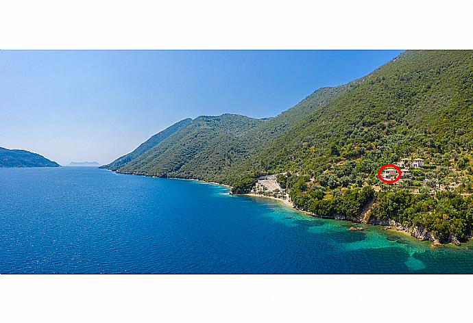 Aerial view showing location of Villa Thalassa . - Villa Thalassa . (Fotogalerie) }}