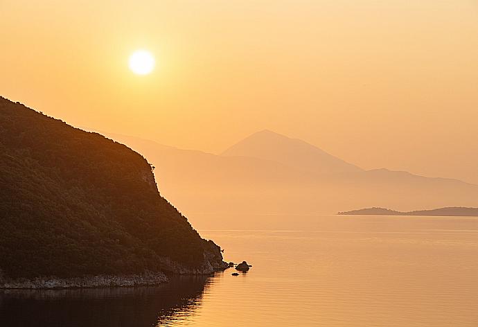 Sunrise from the terrace of Villa Thalassa . - Villa Thalassa . (Galería de imágenes) }}