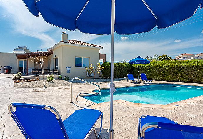 Beautiful villa with private pool and terrace . - Villa Prodromos Dio . (Галерея фотографий) }}
