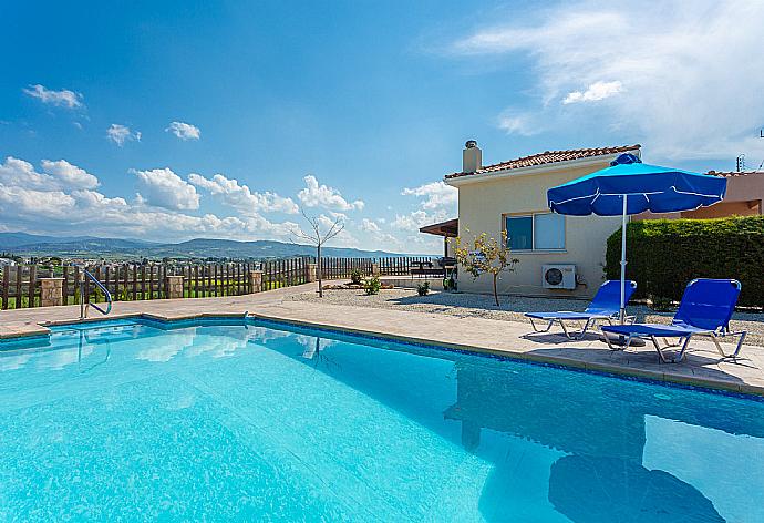 ,Beautiful villa with private pool and terrace . - Villa Prodromos Dio . (Galerie de photos) }}