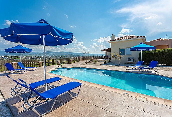 Beautiful villa with private pool and terrace . - Villa Prodromos Dio . (Galería de imágenes) }}