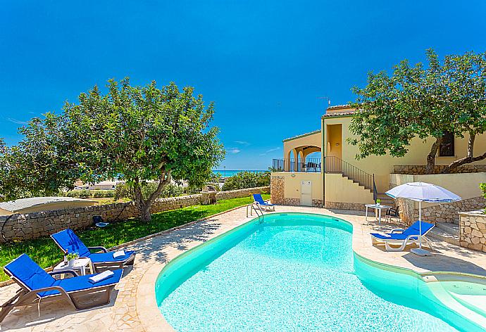 Beautiful villa with private pool and terrace with sea views . - Villa Annunziata . (Photo Gallery) }}