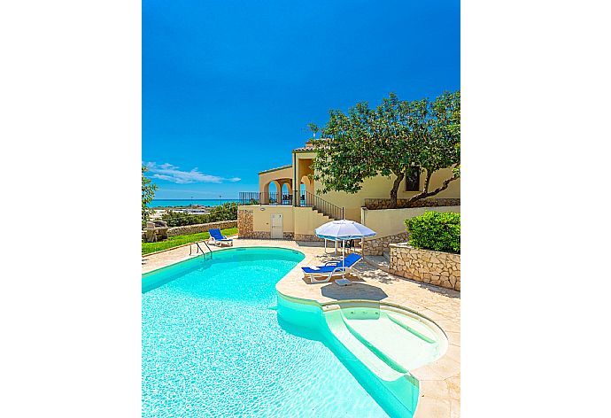 Private pool and terrace with sea views . - Villa Annunziata . (Galería de imágenes) }}