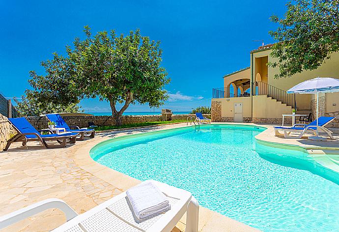 Beautiful villa with private pool and terrace with sea views . - Villa Annunziata . (Galerie de photos) }}