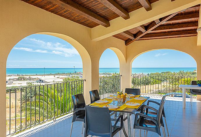 Sheltered terrace area with panoramic sea views . - Villa Annunziata . (Galería de imágenes) }}