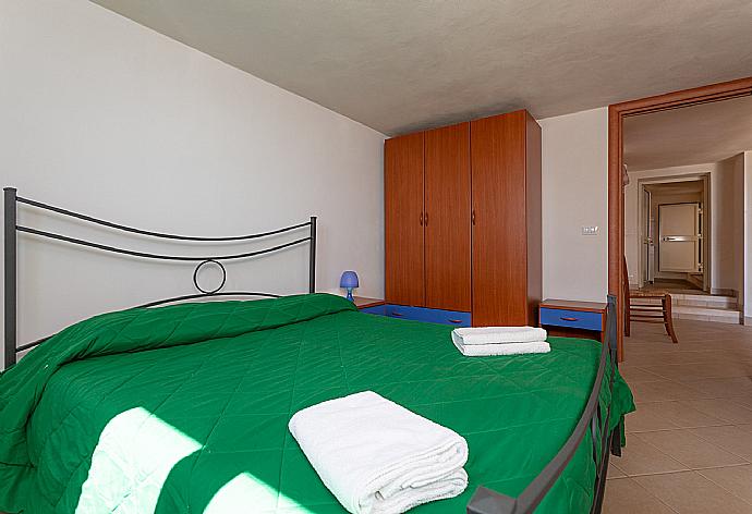 Double bedroom . - Villa Annunziata . (Photo Gallery) }}