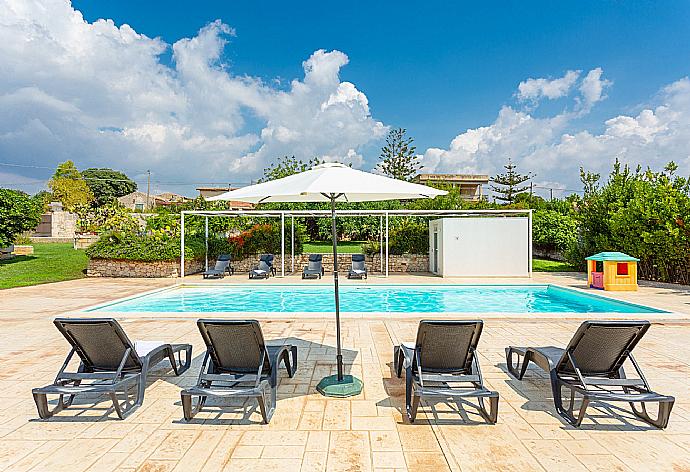 Private pool, terrace, and garden . - Villa Palazzola . (Галерея фотографий) }}