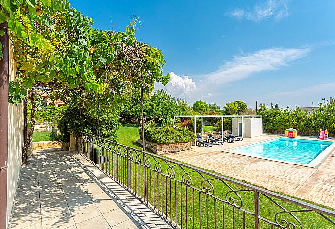 Terrace . - Villa Palazzola . (Galleria fotografica) }}