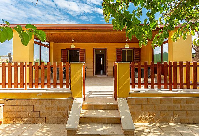 Beautiful villa with private terrace and beach access . - Villa Dune . (Photo Gallery) }}