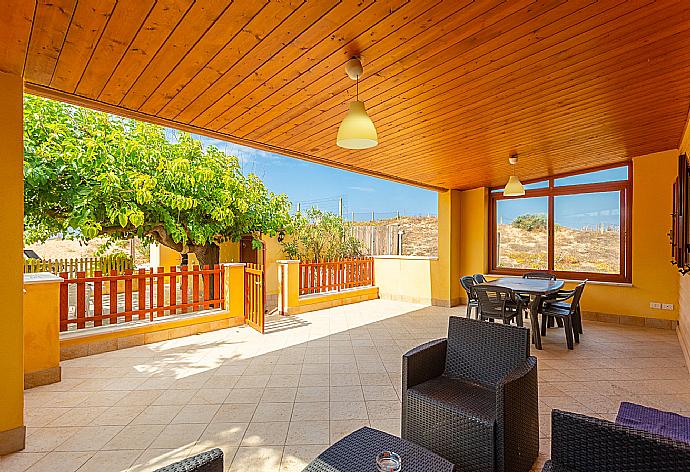 Sheltered terrace area . - Dune Sul Mare . (Photo Gallery) }}