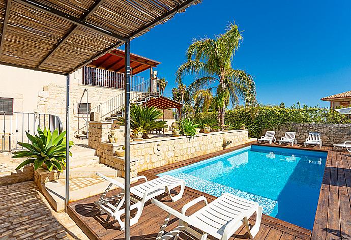 Private pool and terrace . - Villa Aziz . (Galería de imágenes) }}