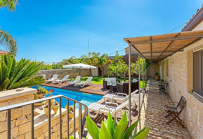 Private pool and terrace . - Villa Aziz . (Fotogalerie) }}