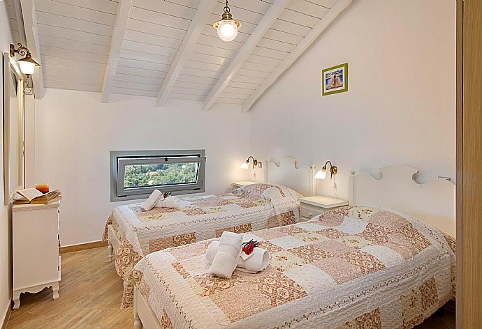 Twin bedroom . - Villa Stephania . (Fotogalerie) }}