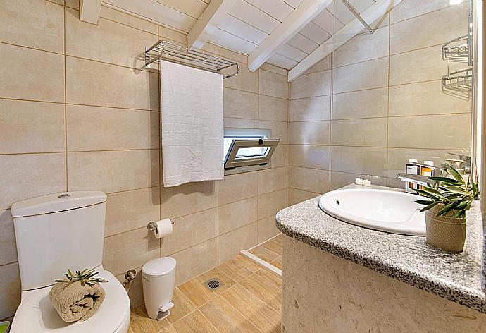 Bathroom  . - Villa Stephania . (Photo Gallery) }}