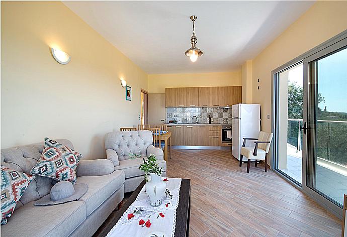 Living room with terrace access and beautiful view . - Villa Stephania . (Galería de imágenes) }}