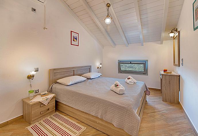 Double bedroom  . - Villa Stephania . (Galería de imágenes) }}