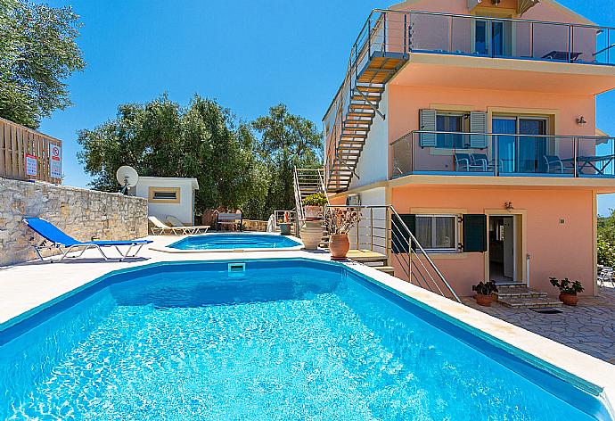 Beautiful villa with private pools and terrace with sea views . - Villa Stephania . (Galleria fotografica) }}