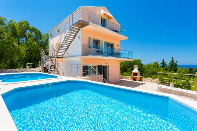 Beautiful villa with private pools and terrace with sea views . - Villa Stephania . (Galleria fotografica) }}