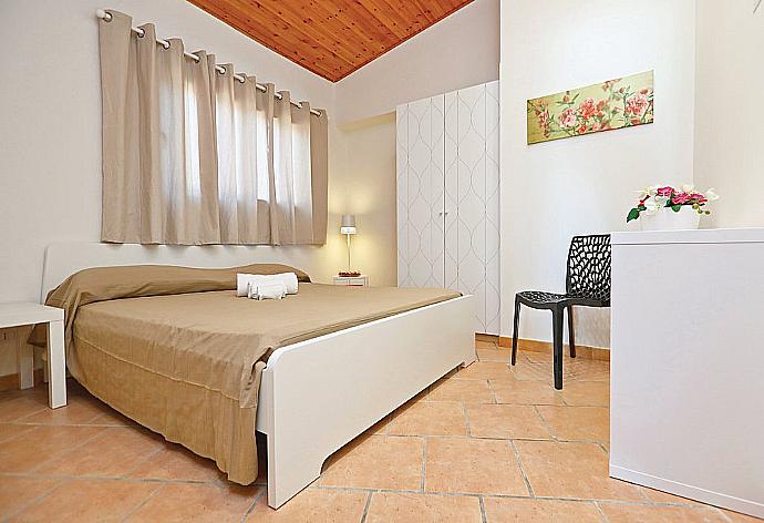 Double bedroom  . - Dune Giardino . (Photo Gallery) }}