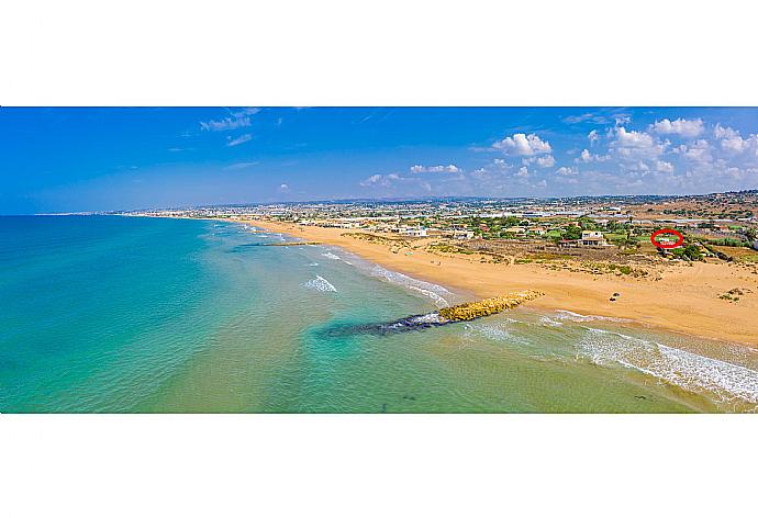 Aerial view showing location of Villino Dune Tre . - Dune Giardino . (Photo Gallery) }}