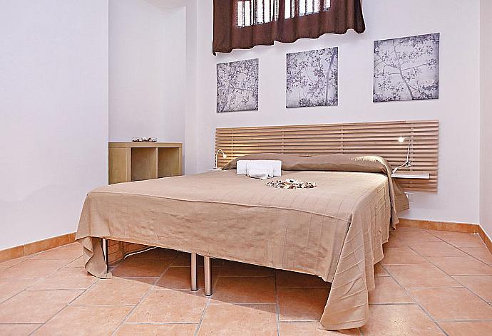 Double bedroom with A/C  . - Dune . (Photo Gallery) }}