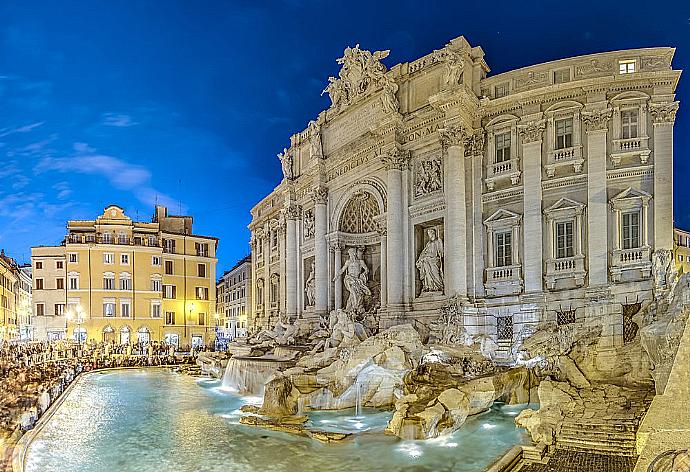 The Trevi Fountain , Rome . - Villa Casale Terra Farfa . (Photo Gallery) }}