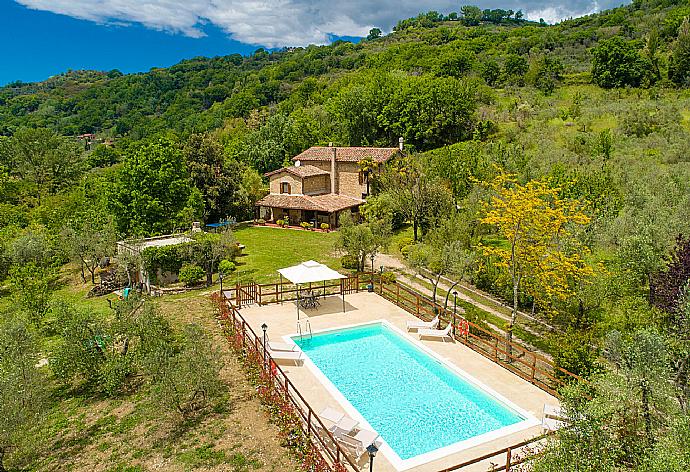 Beautiful villa with private pool and terrace . - Villa Casale Terra Farfa . (Photo Gallery) }}