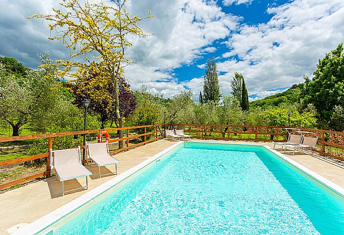 Private pool and terrace . - Villa Casale Terra Farfa . (Photo Gallery) }}