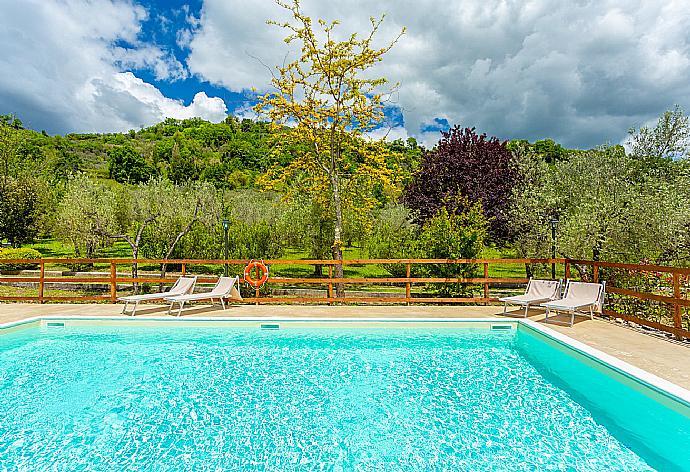Private pool and terrace . - Villa Casale Terra Farfa . (Photo Gallery) }}