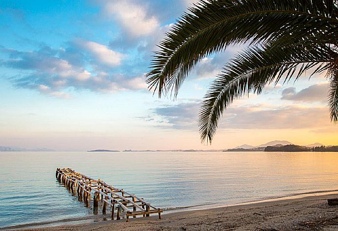 Local beach  . - Fotini . (Galleria fotografica) }}