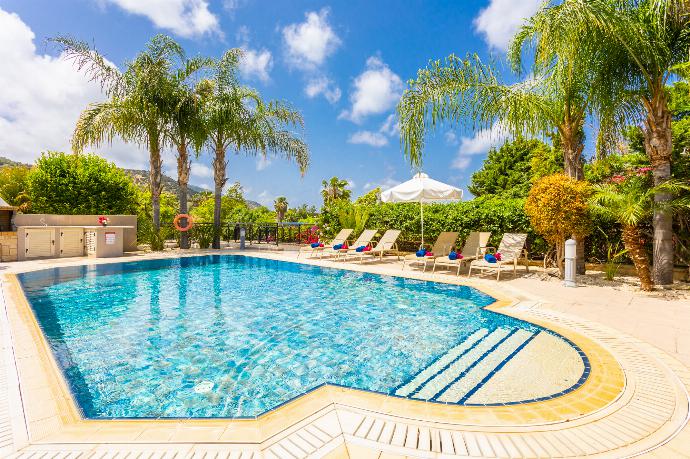 Private pool and terrace  . - Villa Galina . (Galería de imágenes) }}